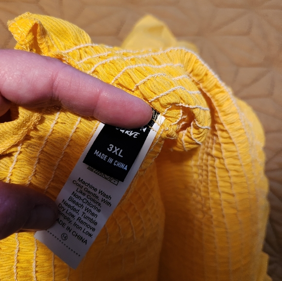 Cropped strechy blouse - Picture 2 of 4